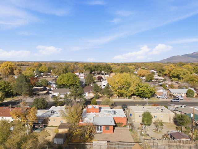 2634 Oro Vista Road NW, Albuquerque, NM 87107