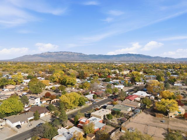 2634 Oro Vista Road NW, Albuquerque, NM 87107
