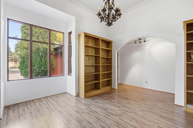 2634 Oro Vista Road NW, Albuquerque, NM 87107