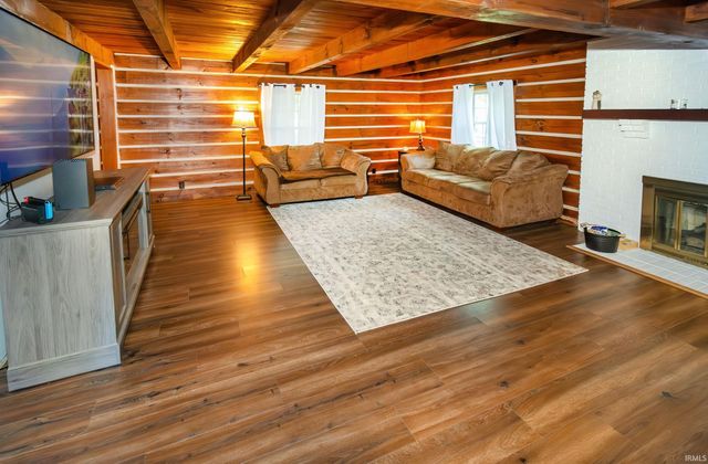 15900 Volkman Road, Evansville, IN 47725