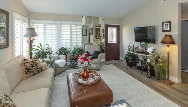 40027 Village 40, Camarillo, CA 93012