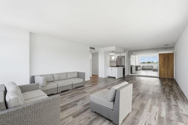 2800 N Flagler Drive 410, West Palm Beach, FL 33407