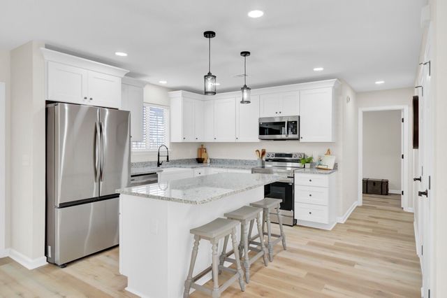 203 Aztec Court, Summerville, SC 29483