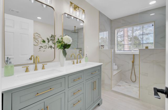 203 Aztec Court, Summerville, SC 29483