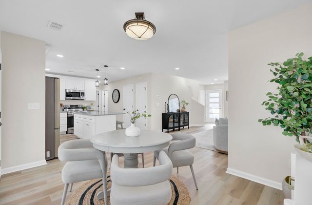 203 Aztec Court, Summerville, SC 29483