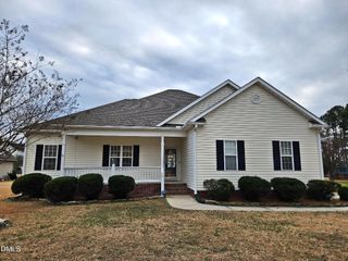 7 Edgewater Drive, Smithfield, NC 27577