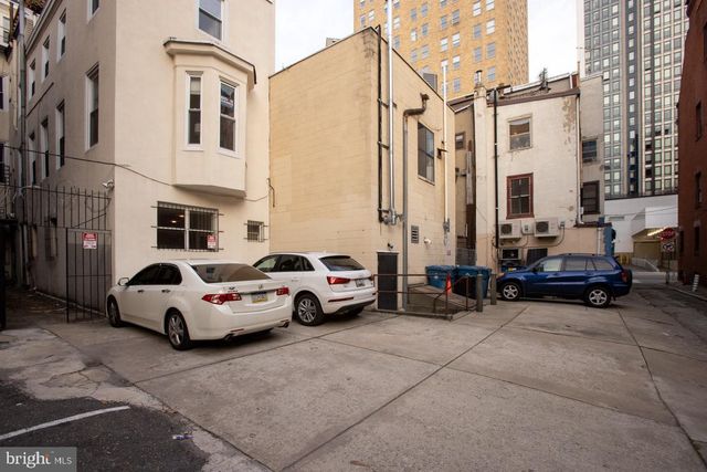 2008 CHESTNUT ST, Philadelphia, PA 19103