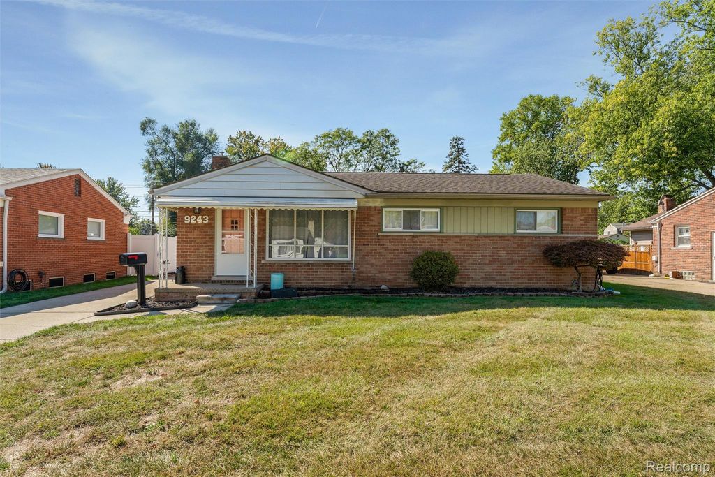 9243 Montana Street, Livonia, MI 48150