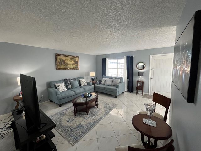 897 Flanders S 897, Delray Beach, FL 33484