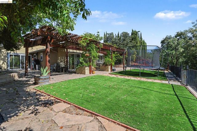 4161 S Royal Links Cir, Antioch, CA 94509