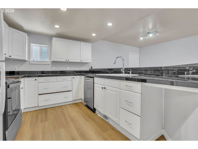 9125 Se VELMA Ct, Happy Valley, OR 97086