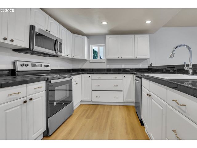 9125 Se VELMA Ct, Happy Valley, OR 97086