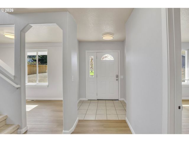 9125 Se VELMA Ct, Happy Valley, OR 97086