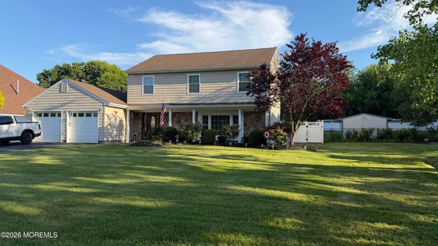 20 Bayberry Drive, Holmdel, NJ 07733