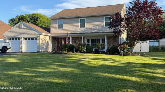 20 Bayberry Drive, Holmdel, NJ 07733
