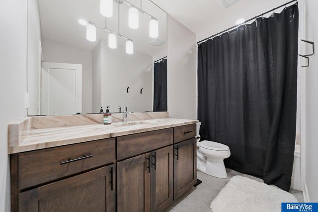 6801 Monarch Drive, Lincoln, NE 68516