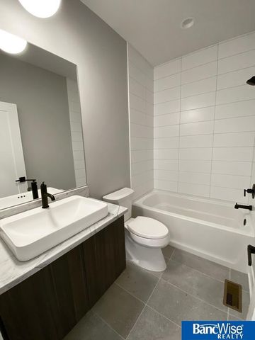 6801 Monarch Drive, Lincoln, NE 68516