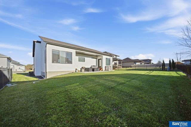 6801 Monarch Drive, Lincoln, NE 68516