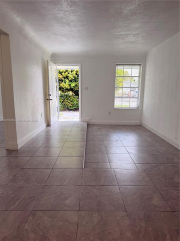 6613 Evergreen Dr A, Miramar, FL 33023