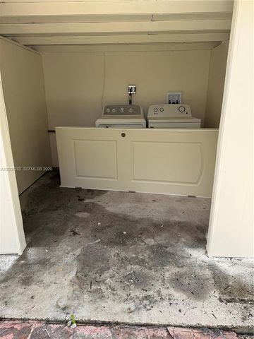 6613 Evergreen Dr A, Miramar, FL 33023