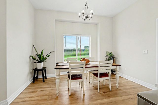 2104 E Highridge St, Park City, KS 67219