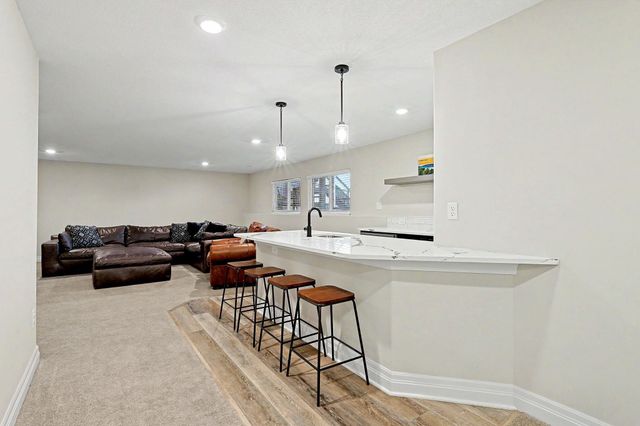 2104 E Highridge St, Park City, KS 67219