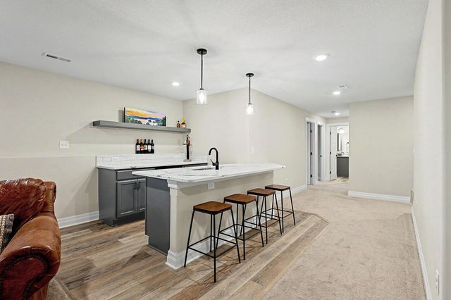 2104 E Highridge St, Park City, KS 67219