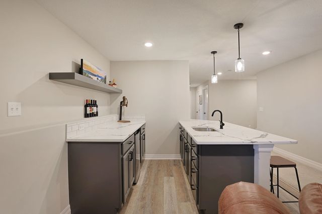 2104 E Highridge St, Park City, KS 67219