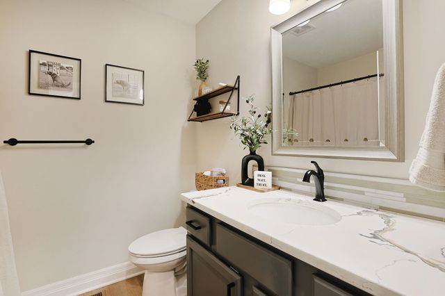 2104 E Highridge St, Park City, KS 67219