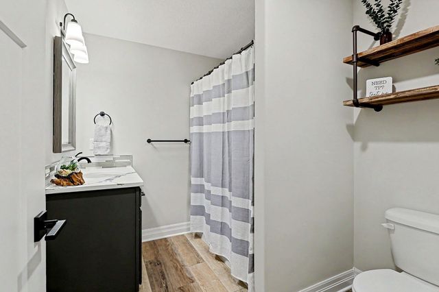 2104 E Highridge St, Park City, KS 67219