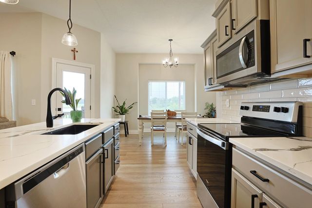 2104 E Highridge St, Park City, KS 67219
