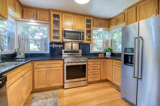 215 Helen Ave, Modesto, CA 95354