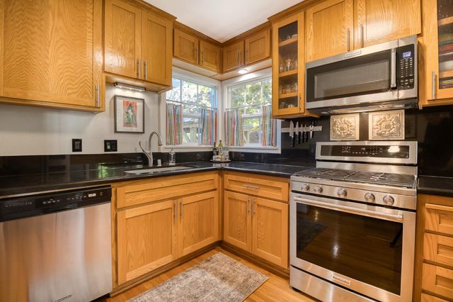 215 Helen Ave, Modesto, CA 95354