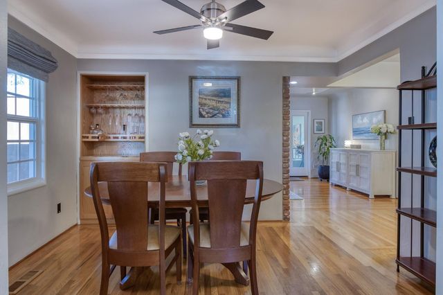 215 Helen Ave, Modesto, CA 95354