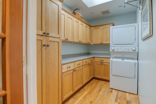 215 Helen Ave, Modesto, CA 95354