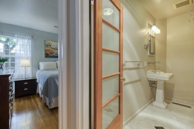 215 Helen Ave, Modesto, CA 95354