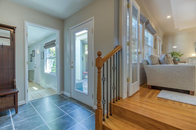 215 Helen Ave, Modesto, CA 95354