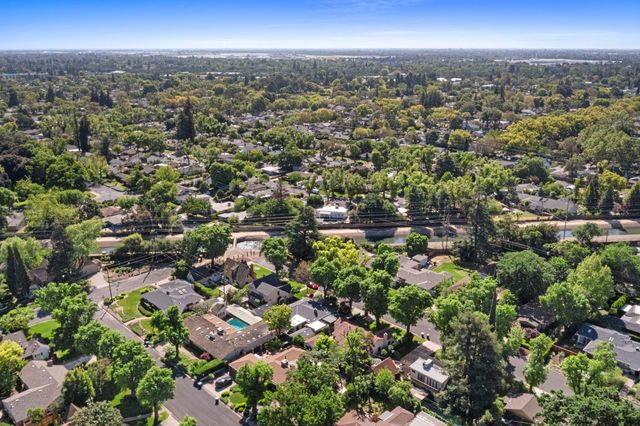 215 Helen Ave, Modesto, CA 95354