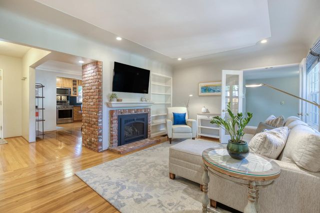 215 Helen Ave, Modesto, CA 95354