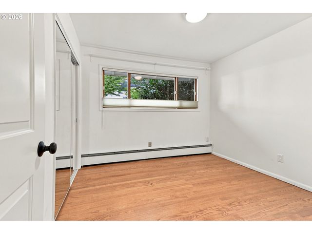 4935 Sw 19TH Dr, Portland, OR 97239