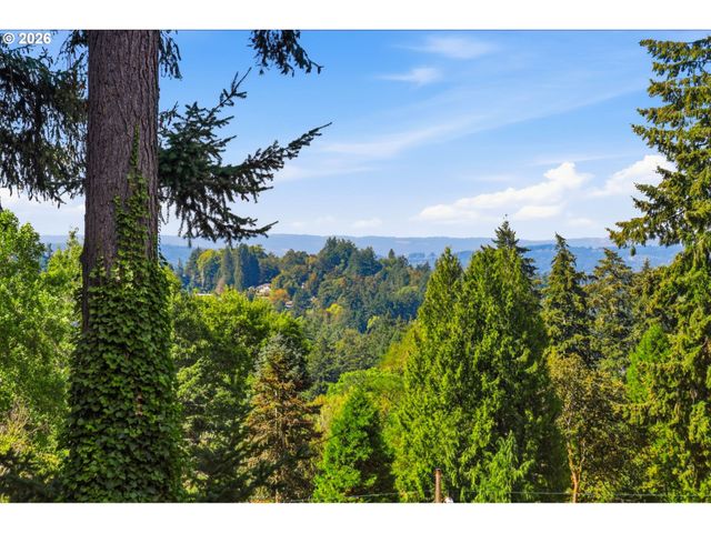 4935 Sw 19TH Dr, Portland, OR 97239