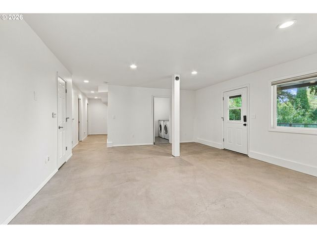 4935 Sw 19TH Dr, Portland, OR 97239