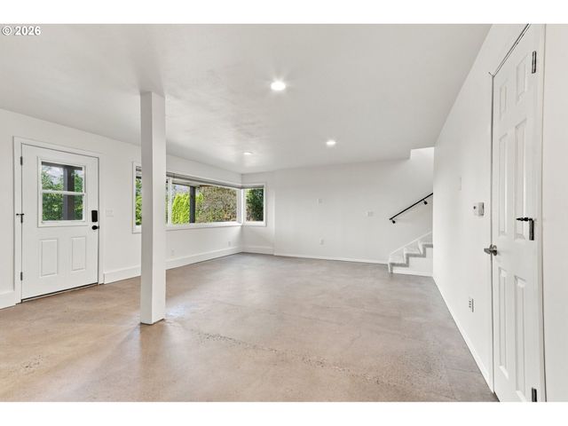 4935 Sw 19TH Dr, Portland, OR 97239