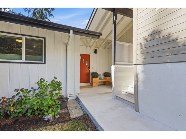 4935 Sw 19TH Dr, Portland, OR 97239