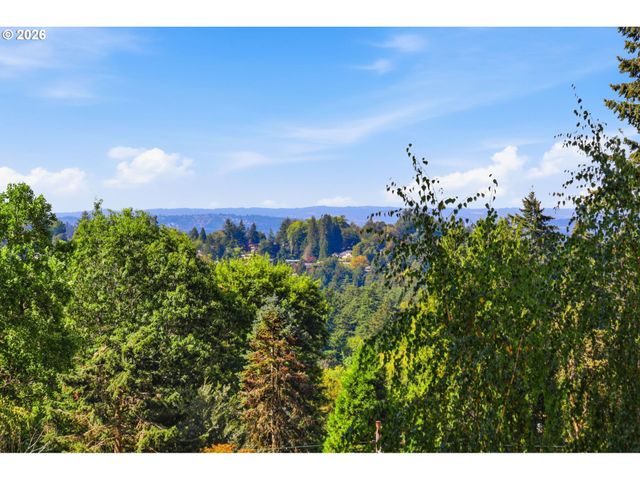 4935 Sw 19TH Dr, Portland, OR 97239