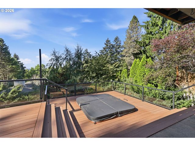 4935 Sw 19TH Dr, Portland, OR 97239