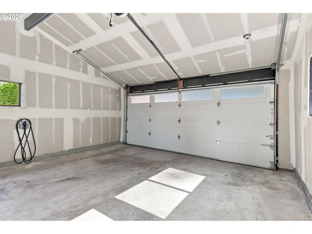 4935 Sw 19TH Dr, Portland, OR 97239