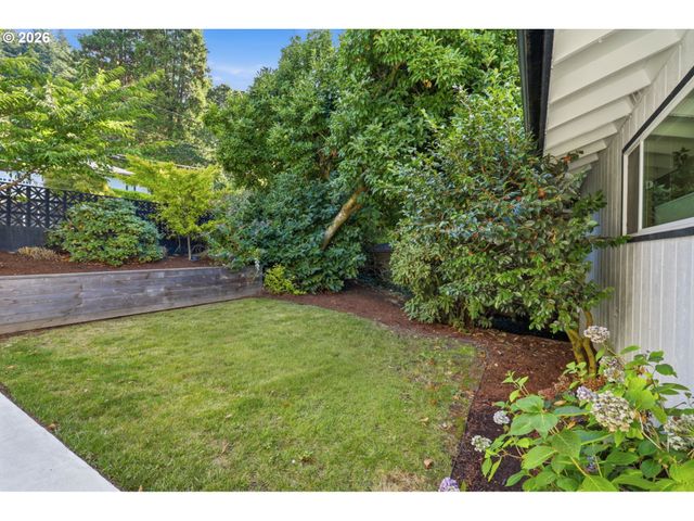 4935 Sw 19TH Dr, Portland, OR 97239