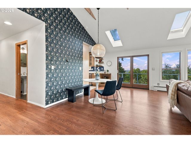 4935 Sw 19TH Dr, Portland, OR 97239