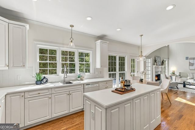 1128 Promontory Drive, Marietta, GA 30062